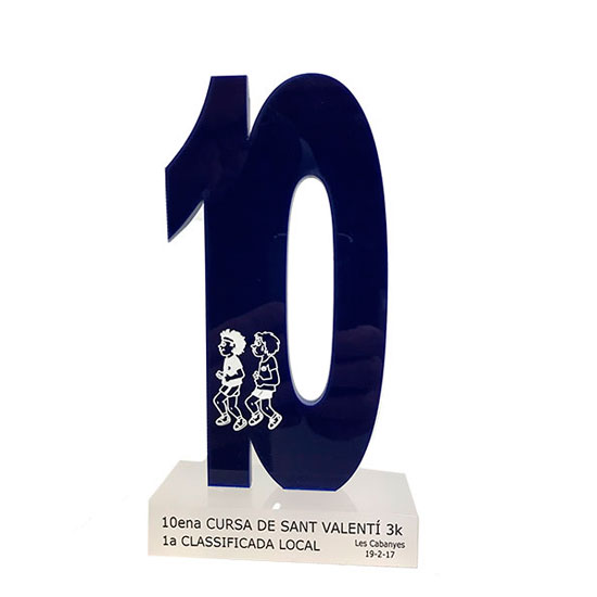 trofeo recortado en metacrilato