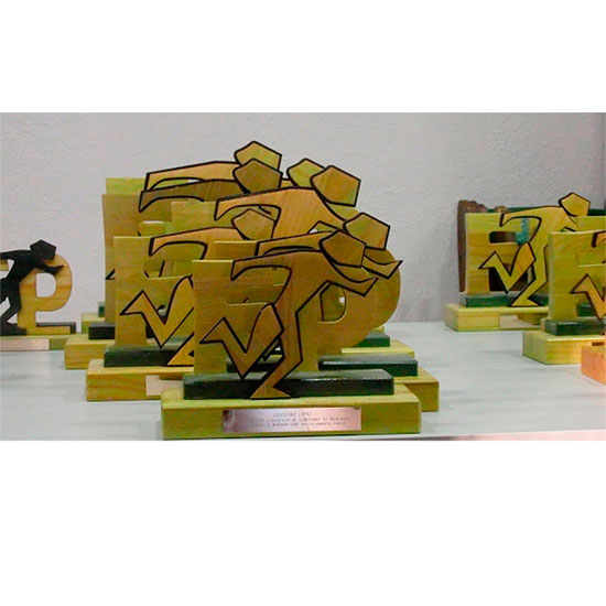 trofeo de madera recortado a medida