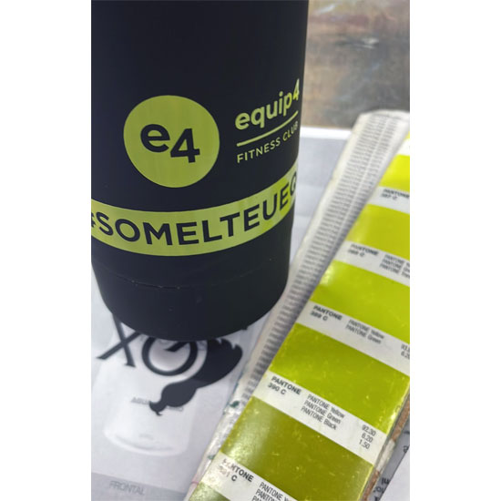 bidon de agua personalizado con logotipo