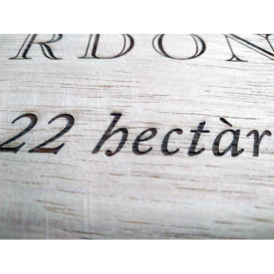 rotulo de madera grabado a laser personalizado exterior